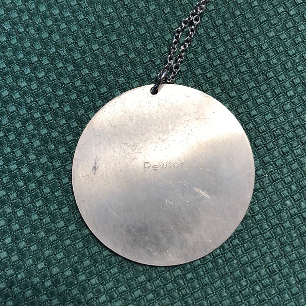 Pewter “R” initial necklace - Picture 4 of 6